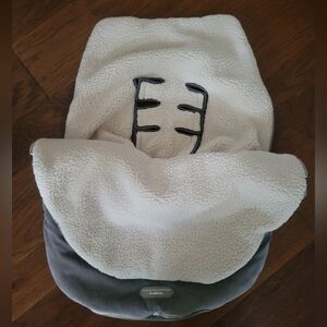 JJ Cole Car Seat Bundleme Baby Bunting EUC
